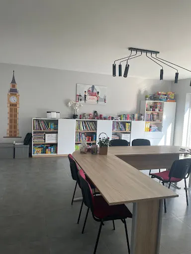 Szkoła Języka Angielskiego `Hello`